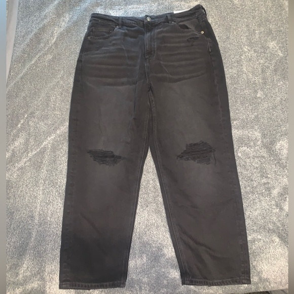 Mom Straight Leg Jeans - Picture 2 of 11